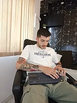 Snapshot of Rafael_Mendezz chatting on July 25, 2026, 8:15 pm Rafael Mendezz online show from July 25, 2026, 8:15 pm