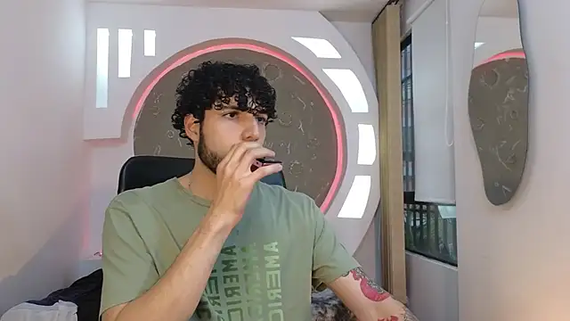 Rafael Mendezz online show from October 22, 2025, 8:30 pm