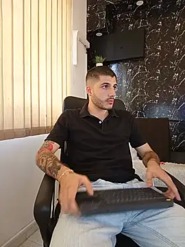 Snapshot of Rafael_Mendezz chatting on July 29, 2026, 7:57 pm Rafael Mendezz online show from July 29, 2026, 7:57 pm