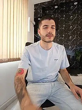 Snapshot of Rafael_Mendezz chatting on July 18, 2026, 8:17 pm Rafael Mendezz online show from July 18, 2026, 8:17 pm