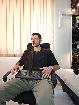 Snapshot of Rafael_Mendezz chatting on June 24, 2026, 7:33 pm Rafael Mendezz online show from June 24, 2026, 7:33 pm