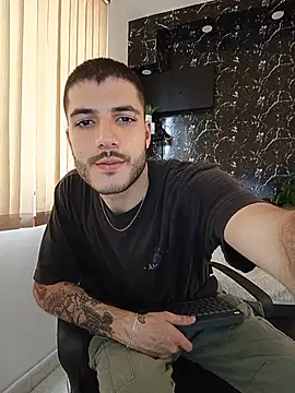 Snapshot of Rafael_Mendezz chatting on July 16, 2026, 8:06 pm Rafael Mendezz online show from July 16, 2026, 8:06 pm