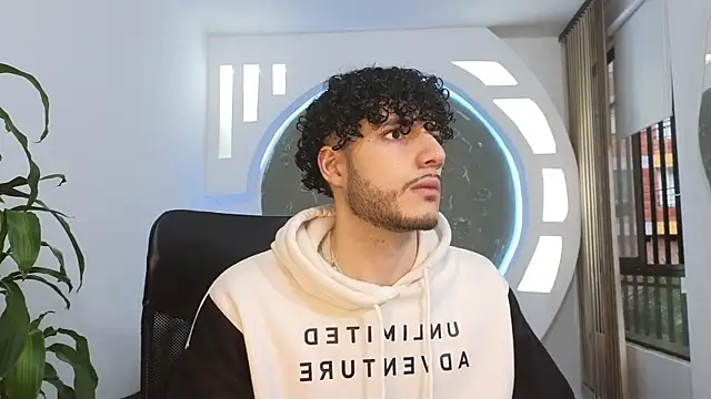 Rafael Mendezz online show from October 1, 2025, 8:13 pm