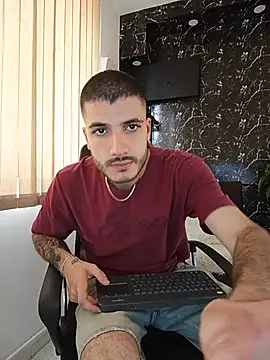 Snapshot of Rafael_Mendezz chatting on July 10, 2026, 7:36 pm Rafael Mendezz online show from July 10, 2026, 7:36 pm