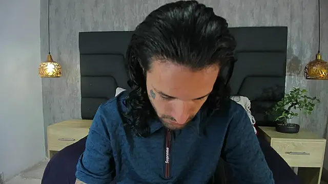 Hisoka 011 online show from October 22, 2025, 7:35 pm