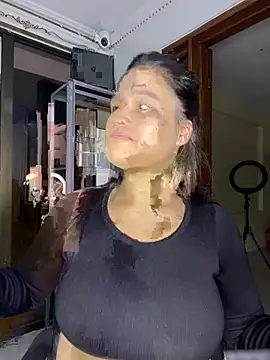 Jennifer Vega1 online show from July 7, 2026, 9:18 pm