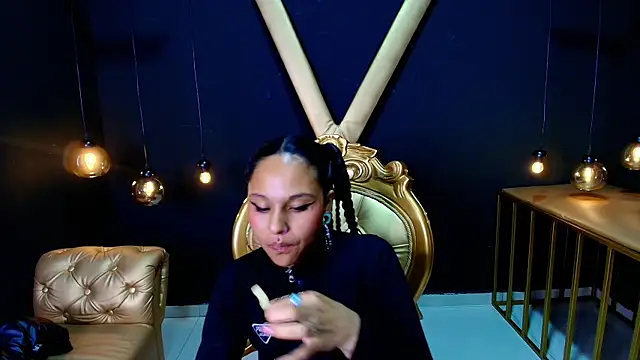 Sweettpleasure online show from July 4, 2026, 4:11 pm
