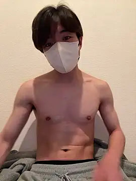 Yuma0718 online show from May 8, 2026, 9:57 am