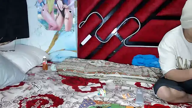 hot lady19 online show from February 16, 2026, 9:13 pm