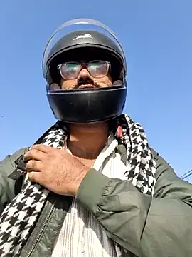 YoursThickDick online show from January 17, 2026, 4:05 am