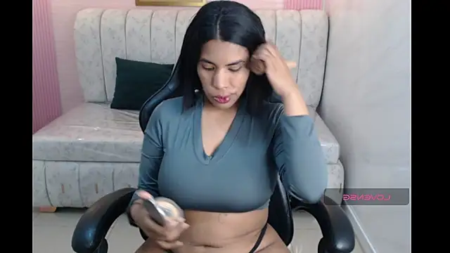 ambar fox s online show from September 24, 2025, 3:13 am