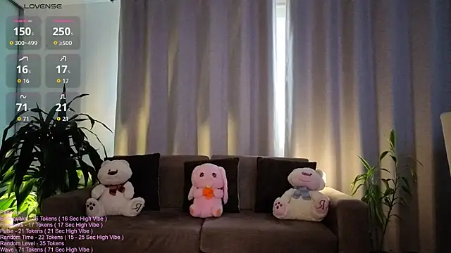 Snapshot of _LittleSammy chatting on July 6, 2026, 6:10 pm LittleSammy online show from July 6, 2026, 6:10 pm