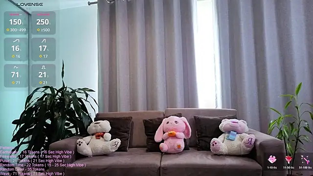Snapshot of _LittleSammy chatting on August 7, 2026, 7:09 pm LittleSammy online show from August 7, 2026, 7:09 pm