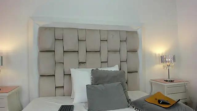 Snapshot of frehia_dimou chatting on February 9, 2026, 11:30 am frehia dimou online show from February 9, 2026, 11:30 am