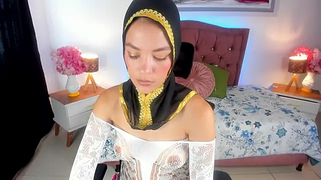 Snapshot of SofiaRivera1 chatting on September 23, 2025, 8:38 pm SofiaRivera1 online show from September 23, 2025, 8:38 pm