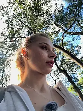 BabyAnais online show from September 18, 2025, 2:31 pm