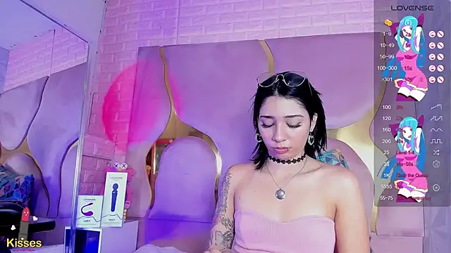 Niina Sissy online show from March 22, 2026, 4:16 am