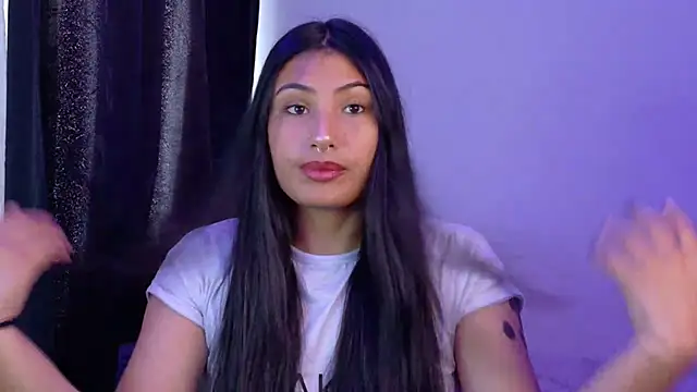 Snapshot of Linda_andrew chatting on May 25, 2026, 4:17 pm Linda andrew online show from May 25, 2026, 4:17 pm