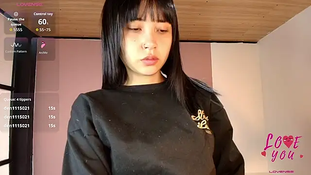 Snapshot of Hanna_Lee__ chatting on March 31, 2026, 5:04 pm Hanna Lee online show from March 31, 2026, 5:04 pm