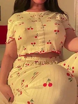 OnlyRima online show from October 4, 2025, 10:33 pm