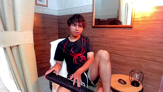 Snapshot of Honeymoon_sariel chatting on July 12, 2026, 8:20 pm Honeymoon sariel online show from July 12, 2026, 8:20 pm