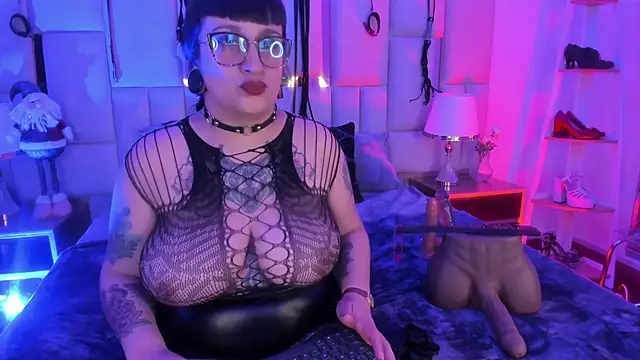 Violett Novoa online show from November 28, 2025, 12:27 pm