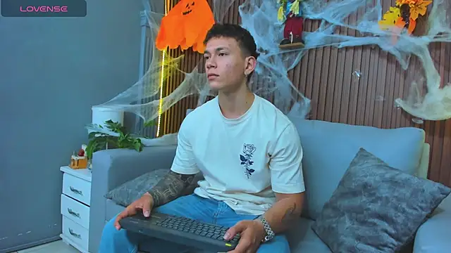 Thomas moon online show from October 29, 2025, 11:20 am