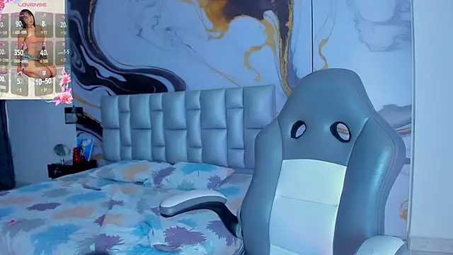 Elowen Clark online show from September 11, 2025, 8:09 pm