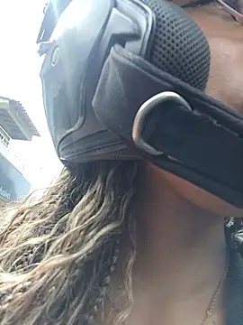 Elowen Clark online show from February 9, 2026, 6:17 pm