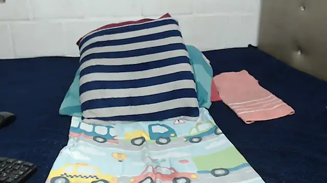 blondehotsquirt online show from September 27, 2025, 5:02 am