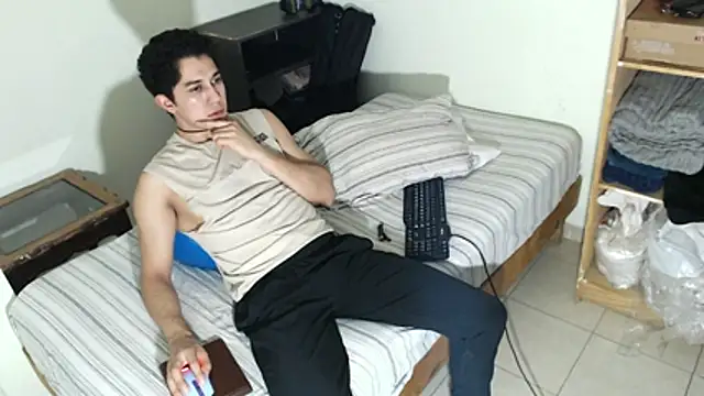 Snapshot of Penelope77 chatting on February 10, 2026, 6:34 am Penelope77 online show from February 10, 2026, 6:34 am