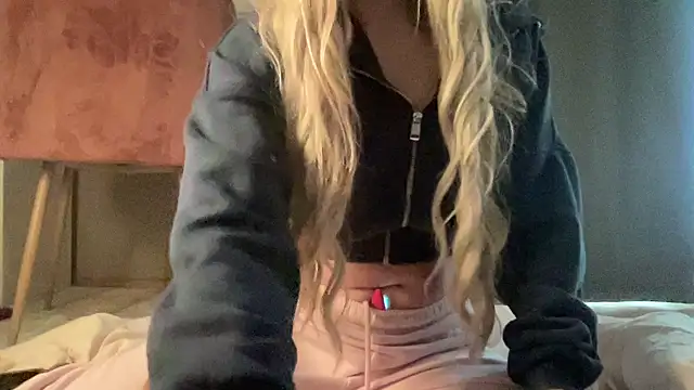 Wodkarella online show from September 26, 2025, 7:59 am