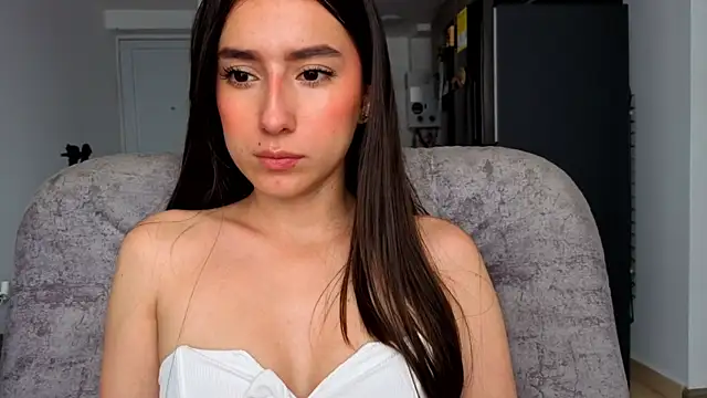 Adhara Kitten online show from July 4, 2026, 2:21 pm