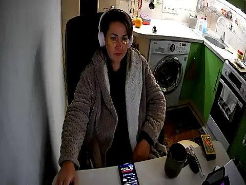 Snapshot of Adda1205 chatting on September 29, 2025, 9:42 pm Adda1205 online show from September 29, 2025, 9:42 pm