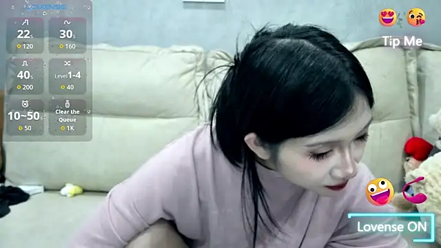 xiaoLI-2025 online show from May 7, 2026, 12:52 pm