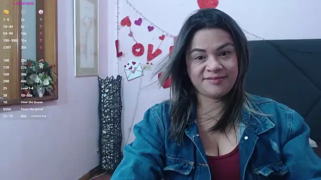pamela echeverria online show from April 28, 2026, 11:14 am