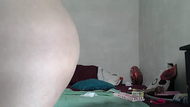CataleyaRosee online show from April 29, 2026, 7:01 am