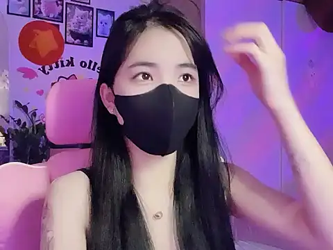 keelinnn19 online show from September 8, 2025, 8:08 pm