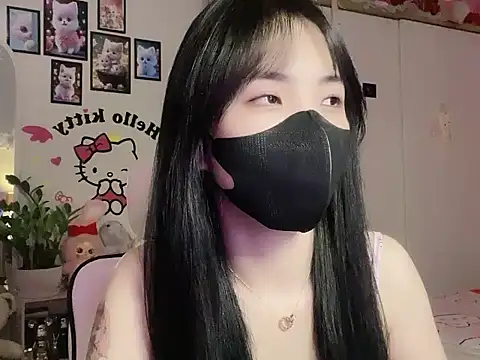 keelinnn19 online show from November 6, 2025, 6:23 pm