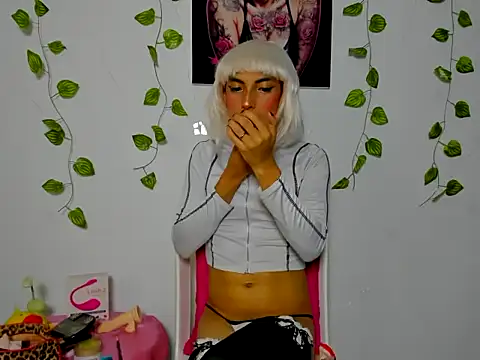 Snapshot of xamila_muaa chatting on May 26, 2026, 12:14 pm xamila muaa online show from May 26, 2026, 12:14 pm