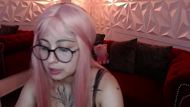 sophiaa 7 online show from March 5, 2026, 6:26 pm