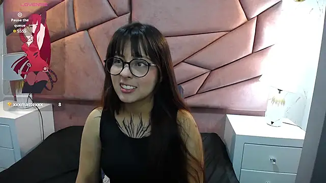 sophiaa 7 online show from October 3, 2025, 11:45 am