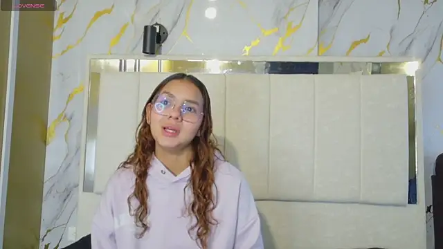 Snapshot of angeles_azul chatting on May 12, 2026, 1:28 pm angeles azul online show from May 12, 2026, 1:28 pm