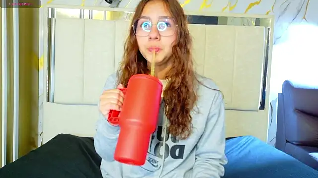 Snapshot of angeles_azul chatting on March 16, 2026, 1:26 pm angeles azul online show from March 16, 2026, 1:26 pm