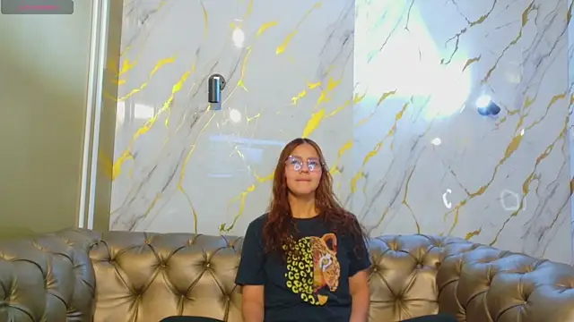 Snapshot of angeles_azul chatting on February 18, 2026, 12:45 pm angeles azul online show from February 18, 2026, 12:45 pm