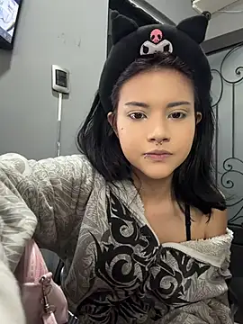 TatiLee online show from April 29, 2026, 2:54 pm