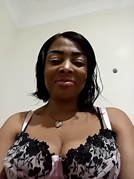 SEXYMOANSXX online show from April 28, 2026, 5:45 am