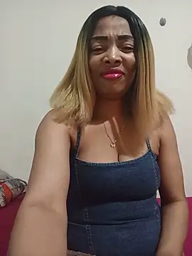 SEXYMOANSXX online show from June 17, 2026, 5:40 am
