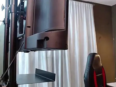 PaulEvens online show from October 28, 2025, 1:43 pm