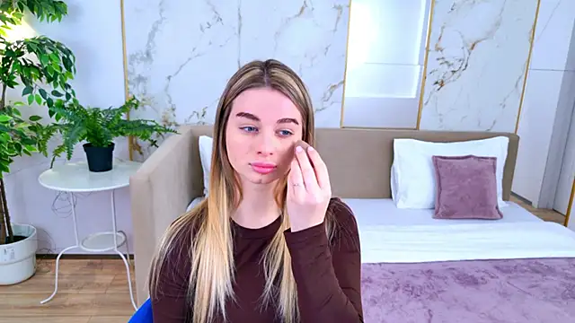 SweetyLicky online show from February 28, 2026, 4:28 pm